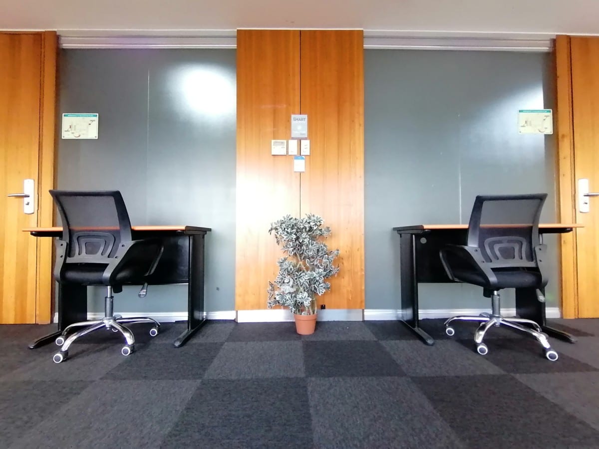 32sqm Window Office for Rent in Makati CBD 15-Pax