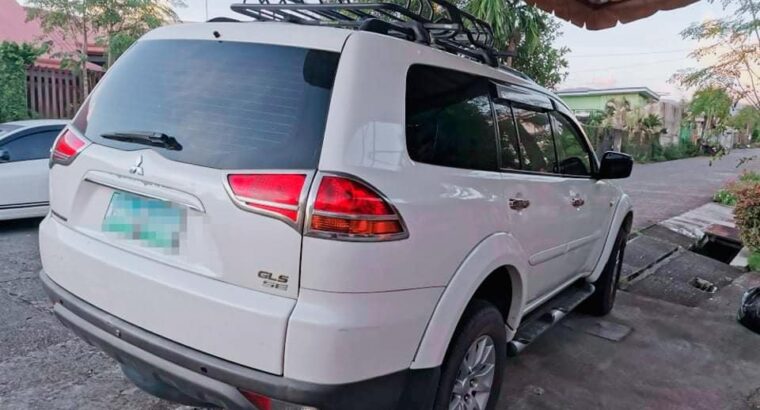 Mitsubishi montero model 2010