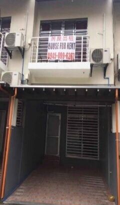 Large Staff House Building near Aseana LRT MOA MRT Taft Edsa Pasay