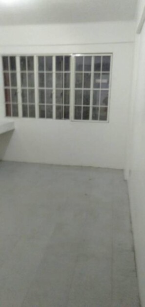 Manila Executive staff house nr La Salle DD Pasay