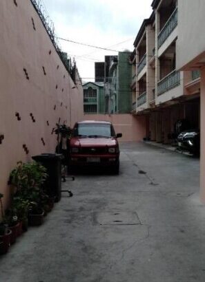 Manila Executive staff house nr La Salle DD Pasay