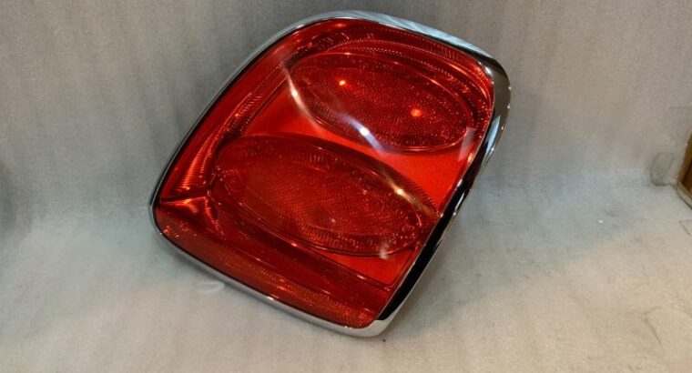 BENTLEY CONTINENTAL FLYING SPUR TAIL LIGHT RIGHT