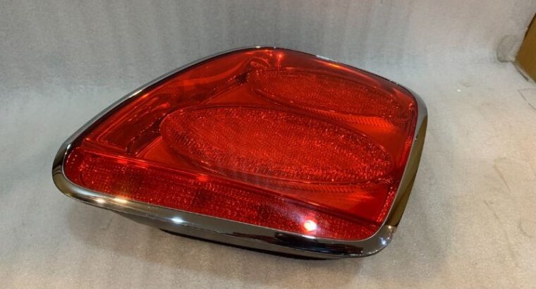 BENTLEY CONTINENTAL FLYING SPUR TAIL LIGHT RIGHT