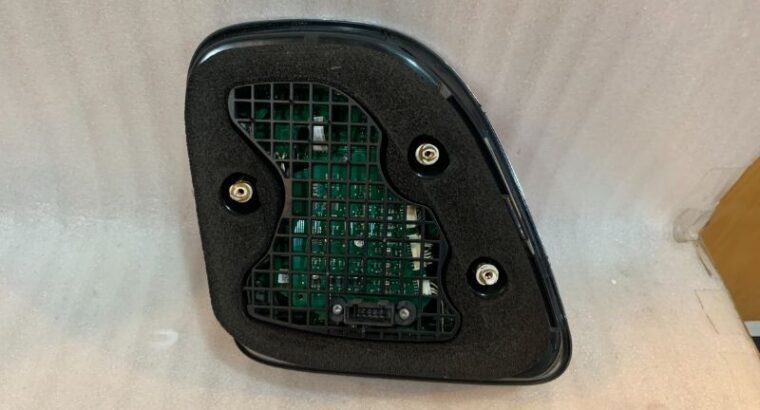 BENTLEY CONTINENTAL FLYING SPUR TAIL LIGHT RIGHT