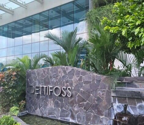 2 BR unit with parking for sale back of SM Bicutan