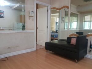 Malate 1 BR w/ parking near Roxas Blvd. , Manila