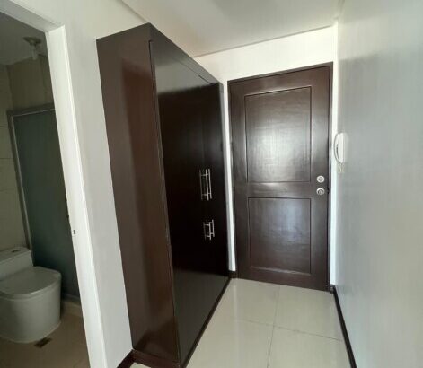 Studio w/ balcony for sale at Birch Tower Manila