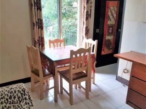 Pque 2 BR w/ balcony and parking for sale NAIA