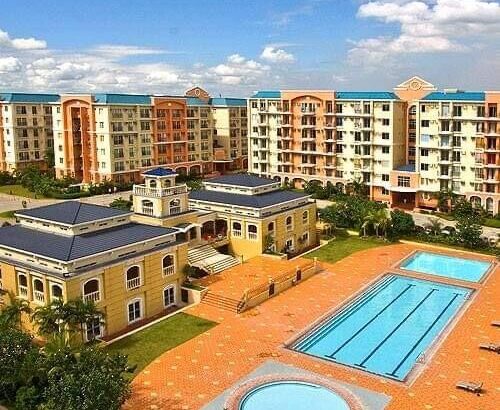 Pque 2 BR w/ balcony and parking for sale NAIA